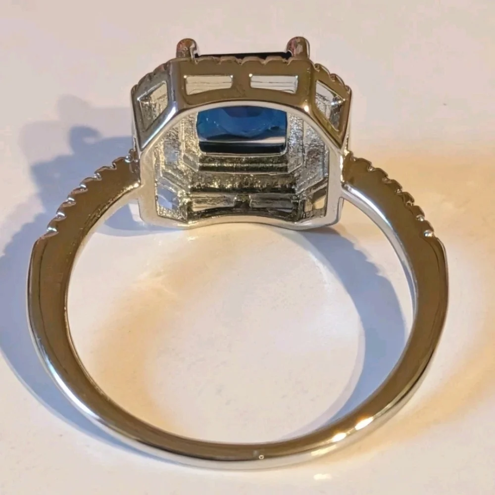 Dazzling Deep Blue Sapphire and Silvery Halo Ring Sz 10